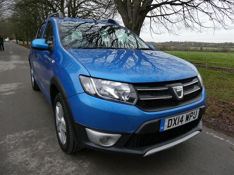 Blue Used 2014 Dacia Sandero Lauréate Hatchback | £5,990 (Fair price) - Image 1/4