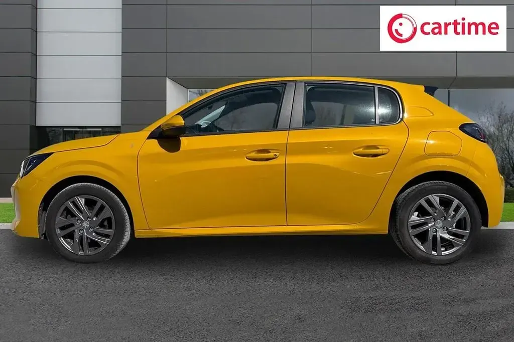Used Peugeot 208 Active Premium 102 HP (75 kW) 2021 Yellow Hatchback