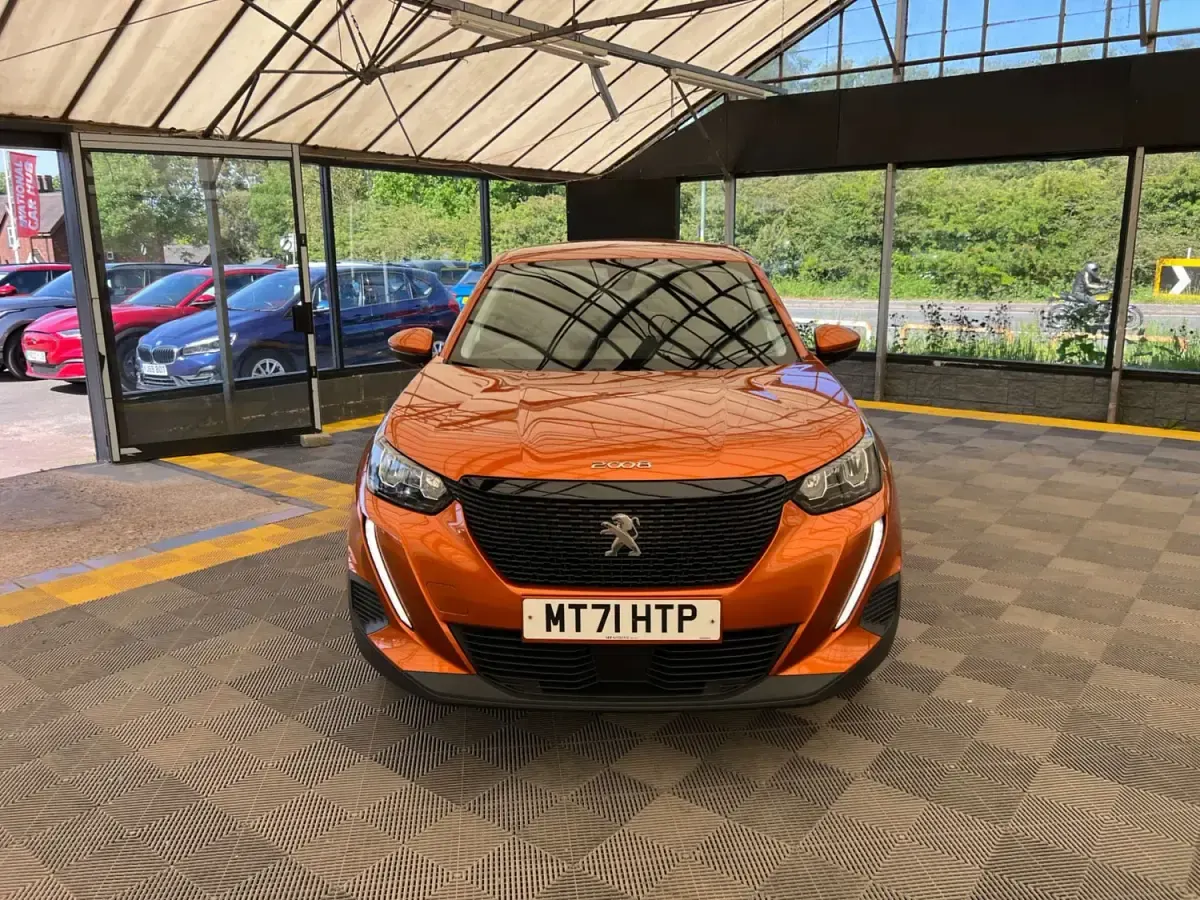 Gebraucht Peugeot 2008 Active Premium 2021 Orange SUV
