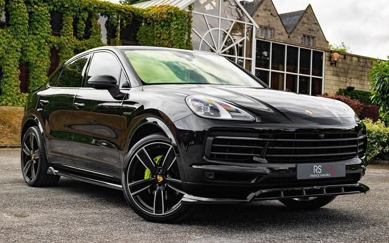 Used 2023 Porsche Cayenne Platinum Edition SUV | £68,990 (Fair price) - Image 1/4
