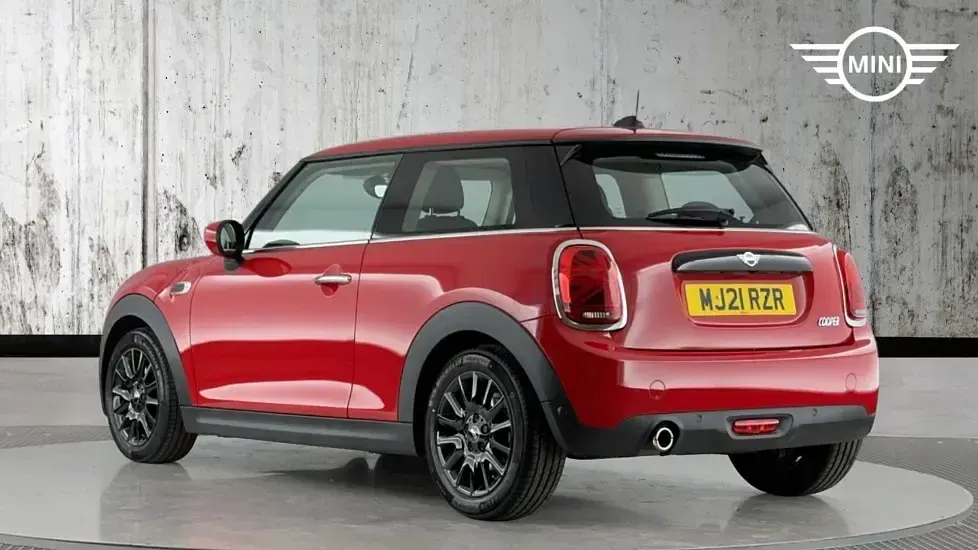 Used Mini Cooper Classic 136 HP (100 kW) 2021 Red Hatchback