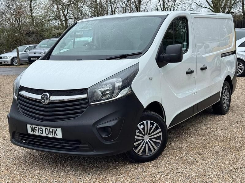 Second-hand Vauxhall Vivaro 95 CP (69 kW) 2019 Alb Monovolum