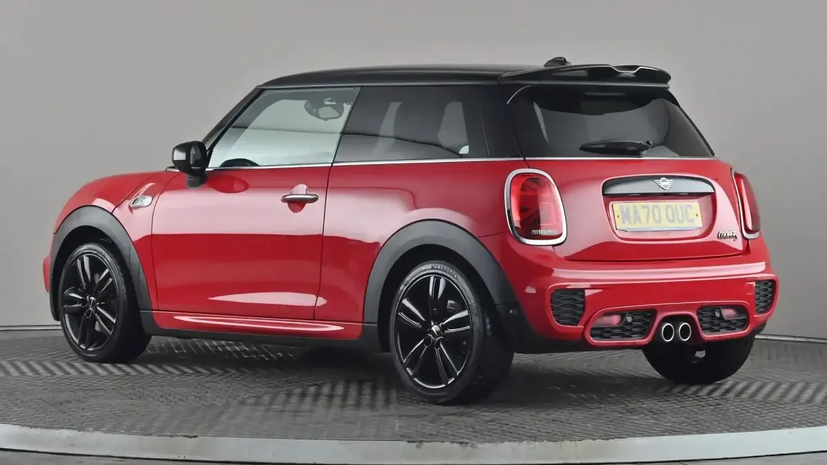 Usado Mini Cooper S Comfort 192 HP (141 kW) 2020 Vermelho Citadino