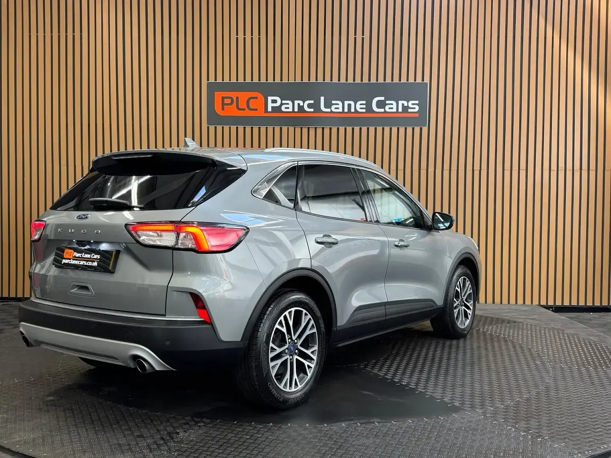 Used Ford Kuga Titanium 120 HP (88 kW) 2021 Silver SUV