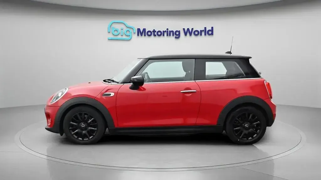 Used Mini Cooper Classic 136 HP (100 kW) 2020 Red Hatchback