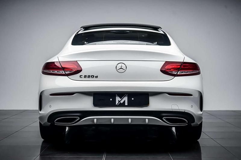 Used Mercedes C220 AMG Line Premium 170 HP (125 kW) 2017 White Coupe