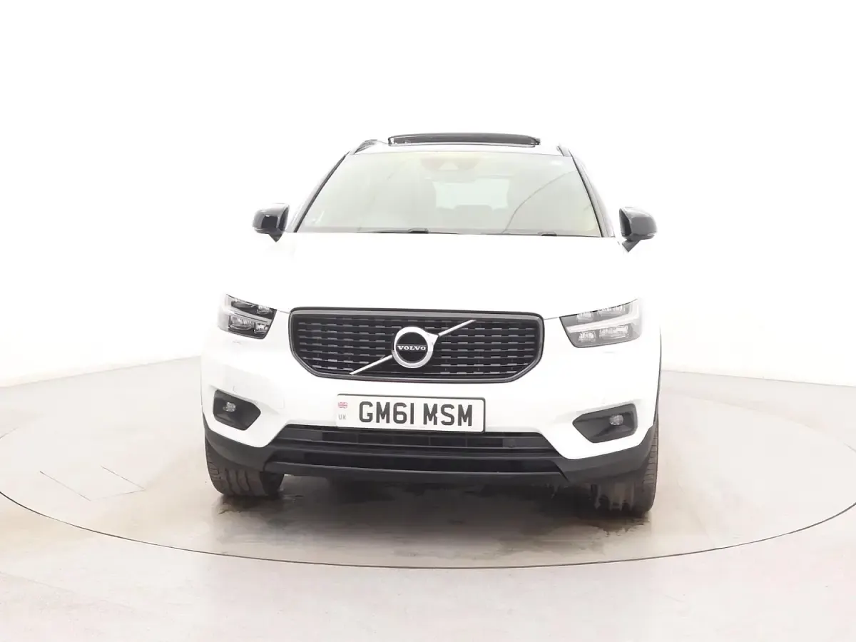 Used Volvo XC40 R-Design Pro 2022 White SUV