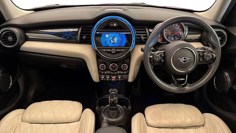 Used Mini Cooper Exclusive 134 HP (98 kW) 2020 Red Hatchback