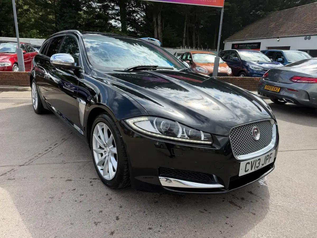 Begagnad Jaguar XF Premium Luxury 2013 Svart Kombi