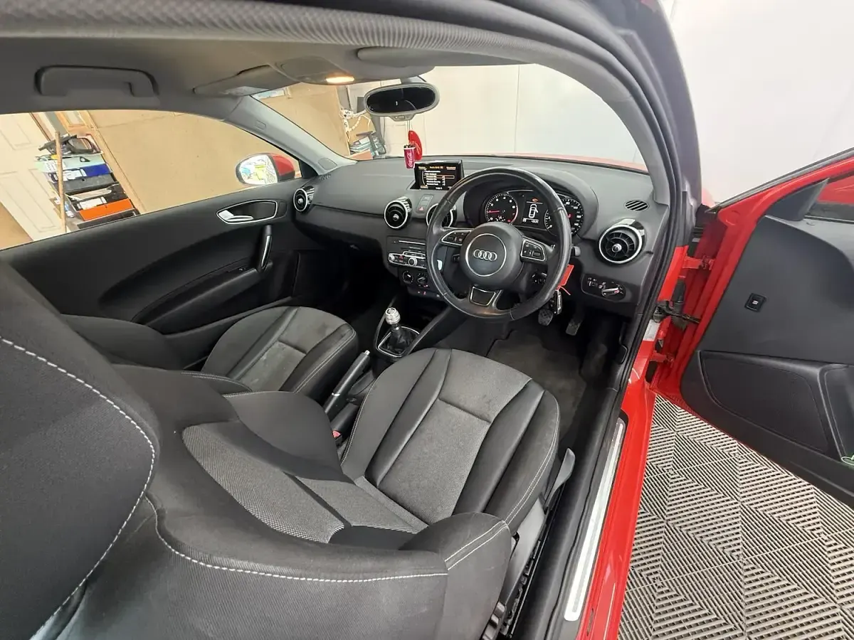 Used Audi A1 Sport 125 HP (91 kW) 2015 Red Hatchback