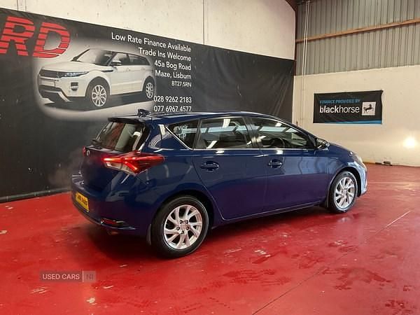 Used Toyota Auris 2018 Blue Hatchback