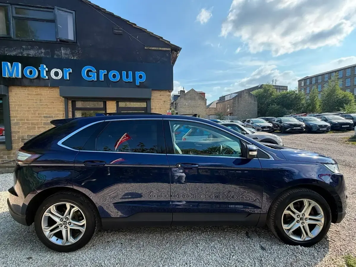 Used Ford Edge Titanium 210 HP (154 kW) 2016 Blue SUV