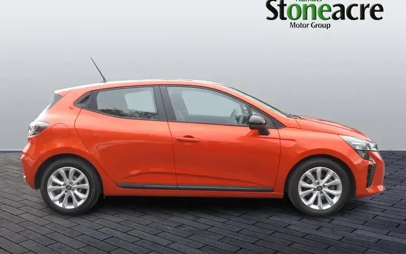 Used Renault Clio Evolution 143 HP (105 kW) 2025 Hatchback