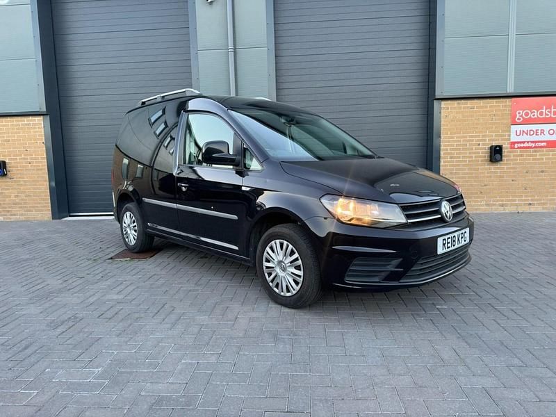 Usado VW Caddy Trendline 102 HP (75 kW) 2018 Preto Monovolume