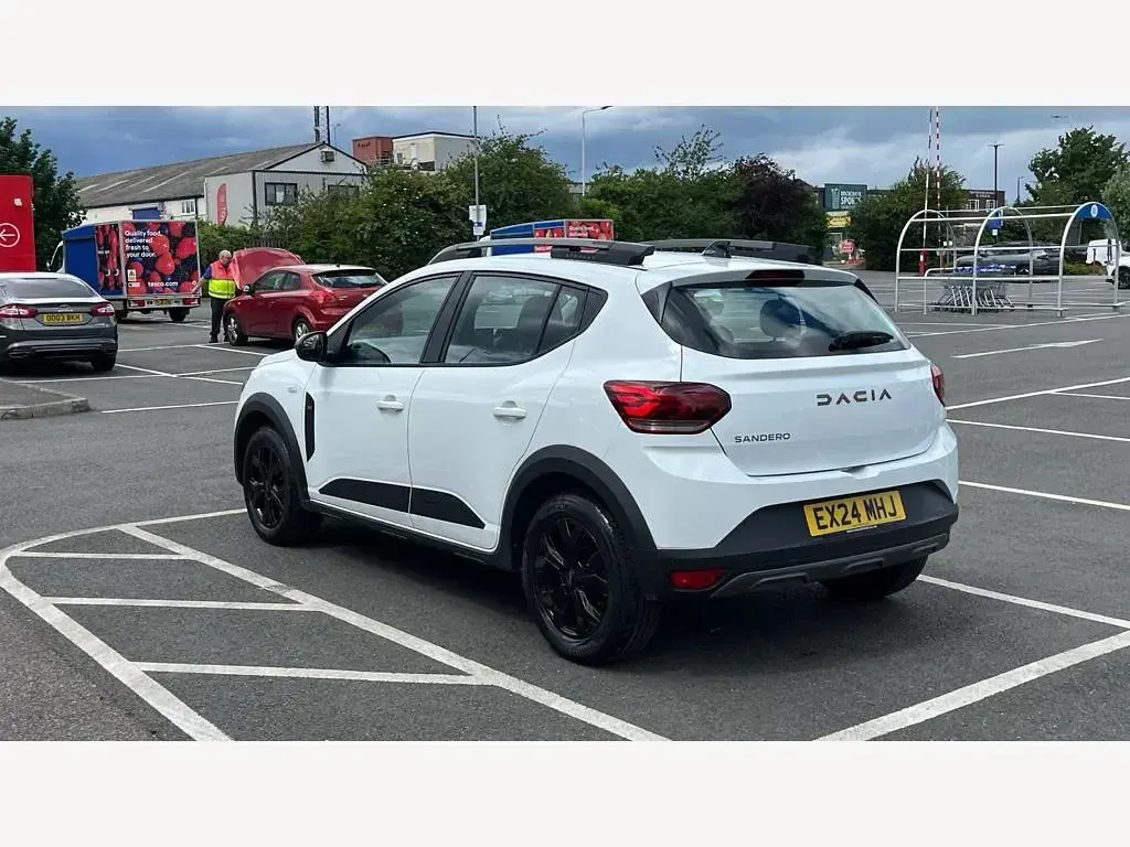 Used Dacia Sandero Extreme 2024 White Hatchback