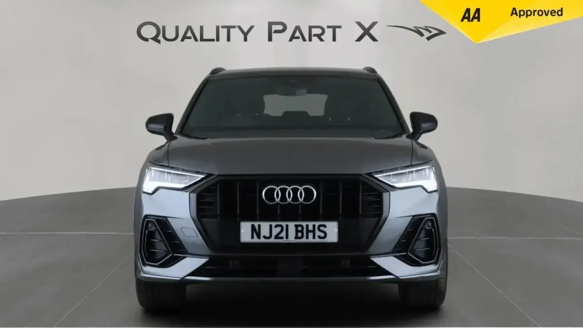 Używany Audi Q3 Black Edition 150 KM (110 kW) 2022 Szary SUV