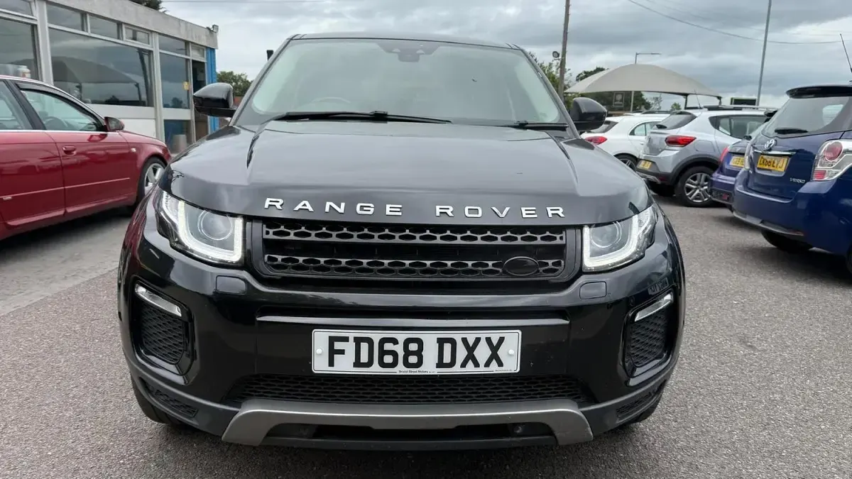 Used Land Rover Range Rover evoque SE 2018 Black Estate