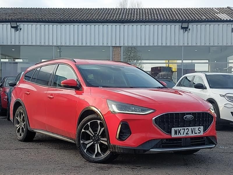 Used Ford Focus Active 120 HP (88 kW) 2022 Red Estate