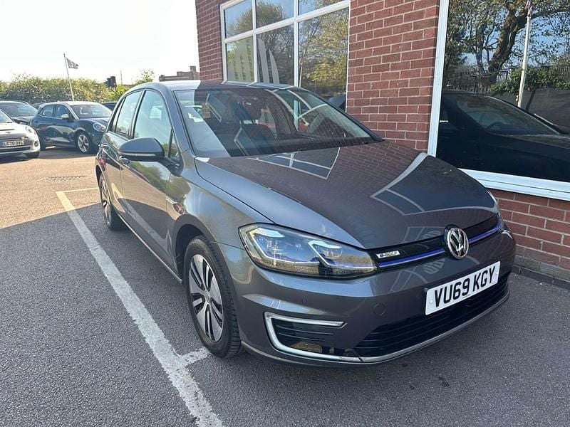 Usado VW e-Golf 99 kW (135 HP) 2019 Cinzento Citadino