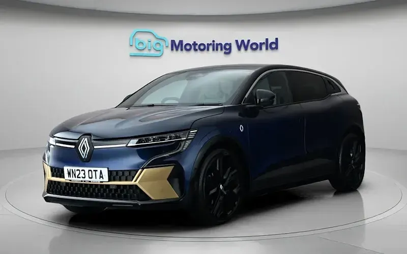 Used Renault Mégane Iconic 160 kW (218 HP) 2023 Blue and black Hatchback