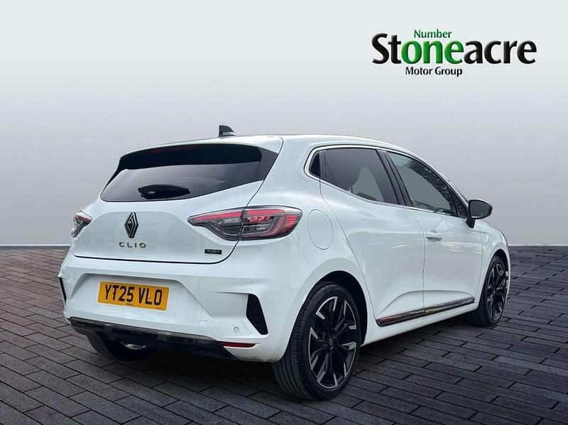Used Renault Clio V Techno 140 HP (102 kW) 2025 White Hatchback