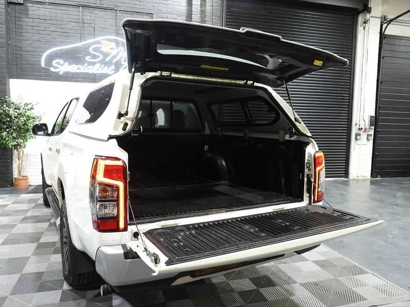 Used Mitsubishi L200 2020 White Pickup