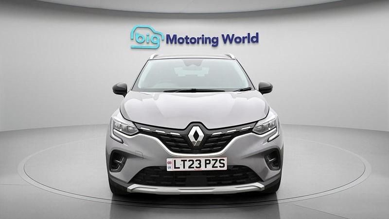Usado Renault Captur Techno 145 HP (106 kW) 2023 Cinzento SUV