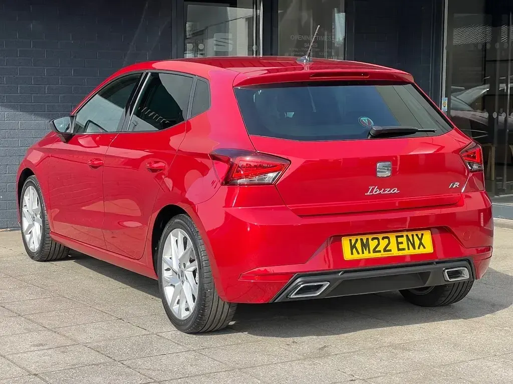 Usado Seat Ibiza FR 2022 Rojo Utilitario