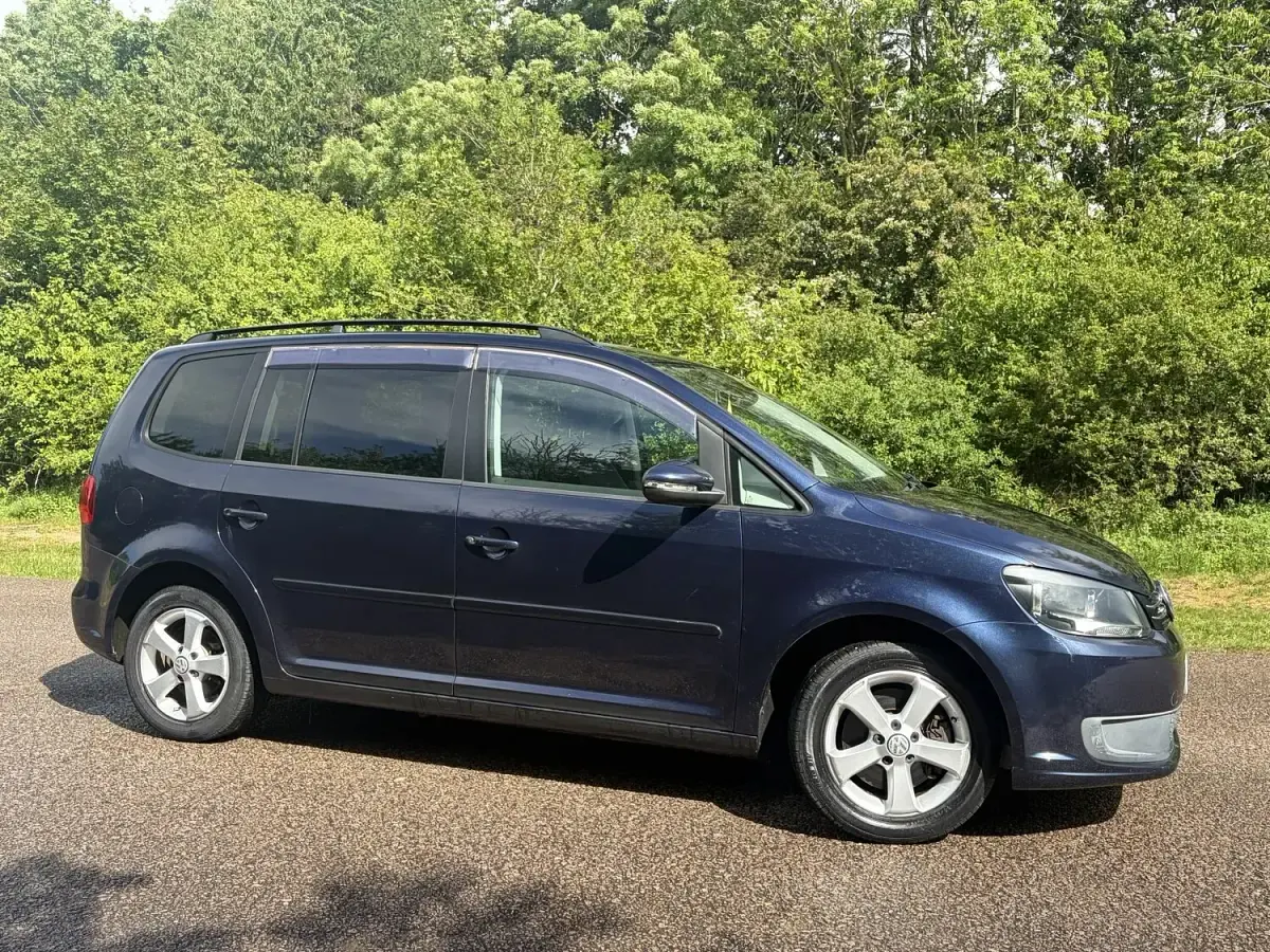 Used VW Touran SE 2025 Blue MPV