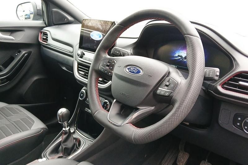 Usado Ford Puma ST-Line X 155 HP (114 kW) 2022 Preto SUV