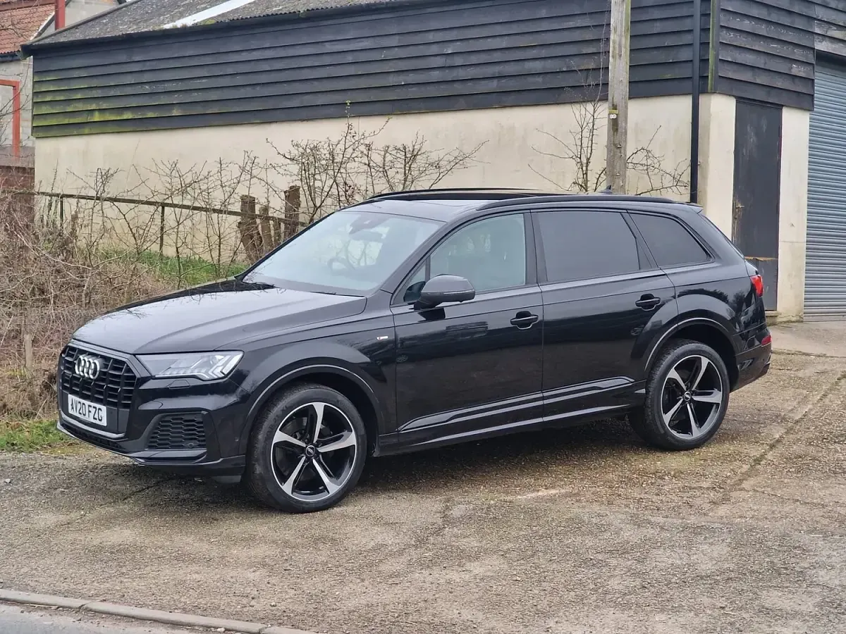 Used Audi Q7 Black Edition 286 HP (210 kW) 2020 Black SUV