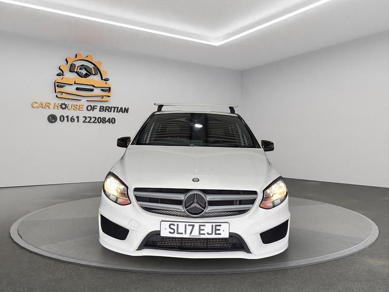 Begagnad Mercedes B200 AMG line 2017 Vit Minibuss