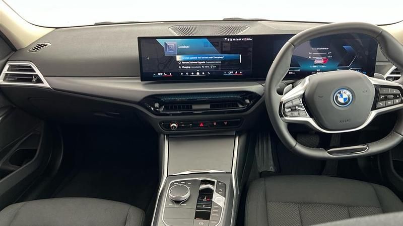 Used BMW 330e Sport Line 288 HP (211 kW) 2025 White