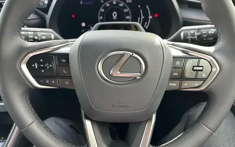 Used Lexus LBX 136 HP (100 kW) 2024 Yellow SUV