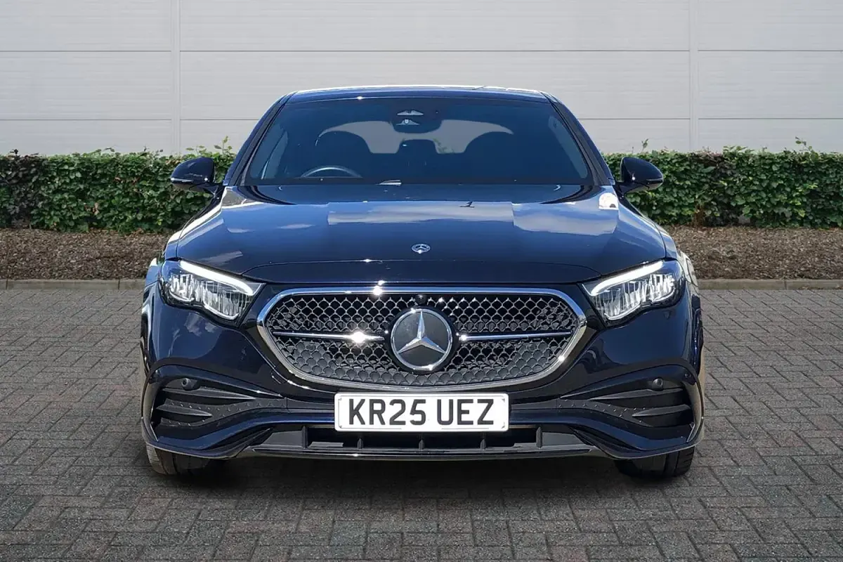 Used Mercedes E300 Urban 313 HP (230 kW) 2025 Blue Sedan