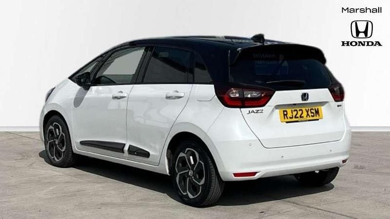 Used Honda Jazz Hybrid 109 HP (80 kW) 2022 White Hatchback