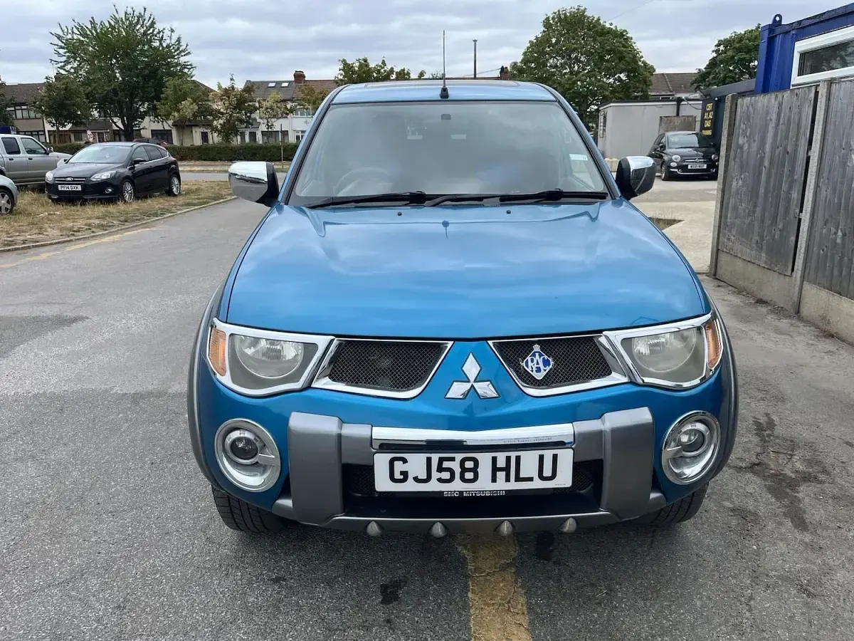 Used Mitsubishi L200 165 HP (121 kW) 2008 Blue Pickup