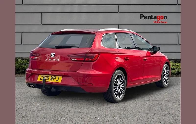 Used Seat Leon ST XCELLENCE Lux 187 HP (137 kW) 2019 Red Estate