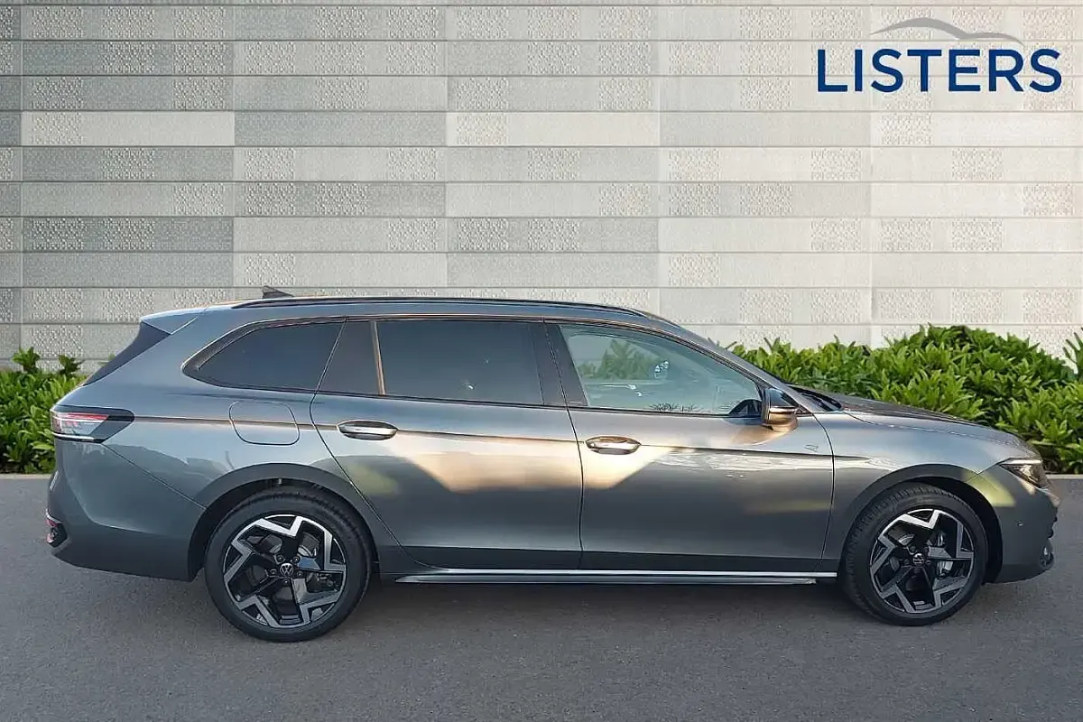 New VW Passat R-line 272 HP (200 kW) 2025 Diabase grey Estate