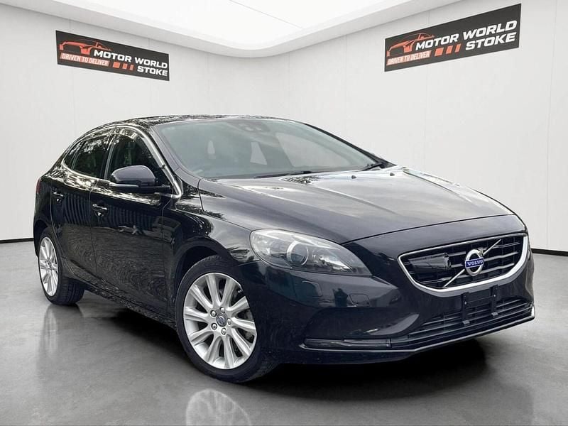 Other Used 2015 Volvo V40 SE Lux Hatchback | £7,495 (Good price) - Image 1/4