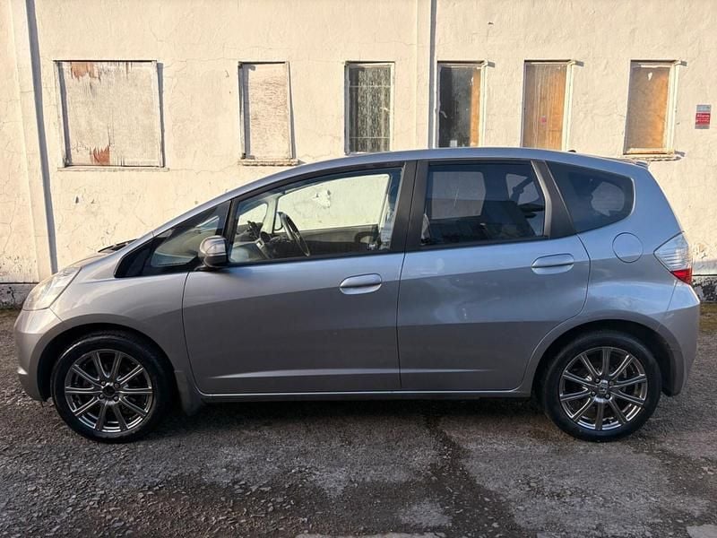 Used Honda Jazz SI 99 HP (72 kW) 2011 Silver Hatchback