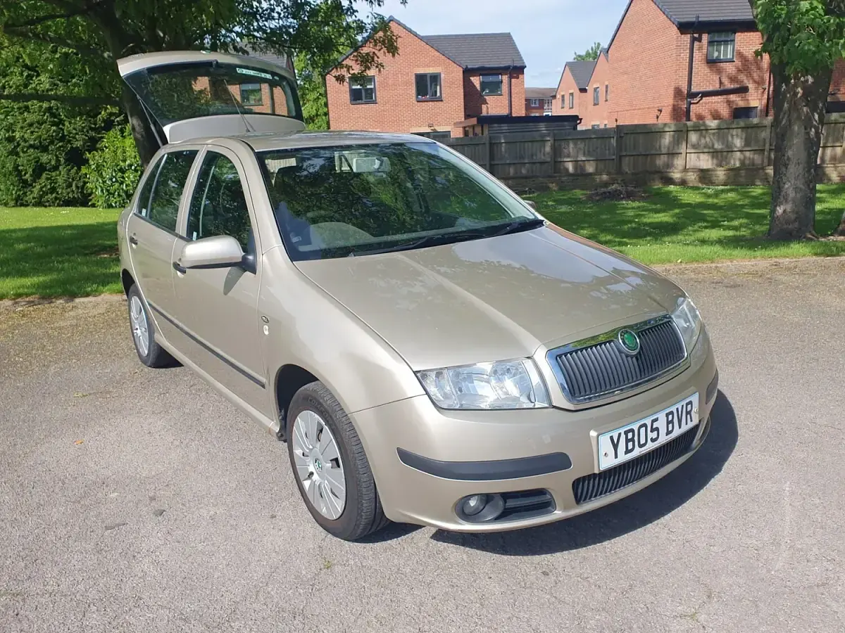 Used Skoda Fabia Ambiente 64 HP (47 kW) 2005 Beige Hatchback