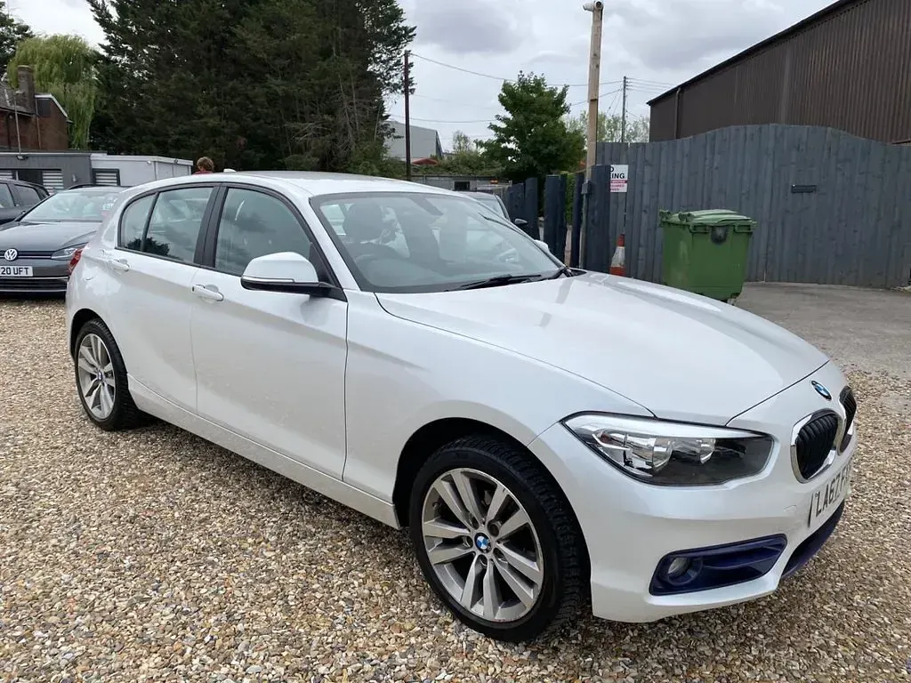 Used BMW 118 Sport Line 136 HP (100 kW) 2018 White Hatchback