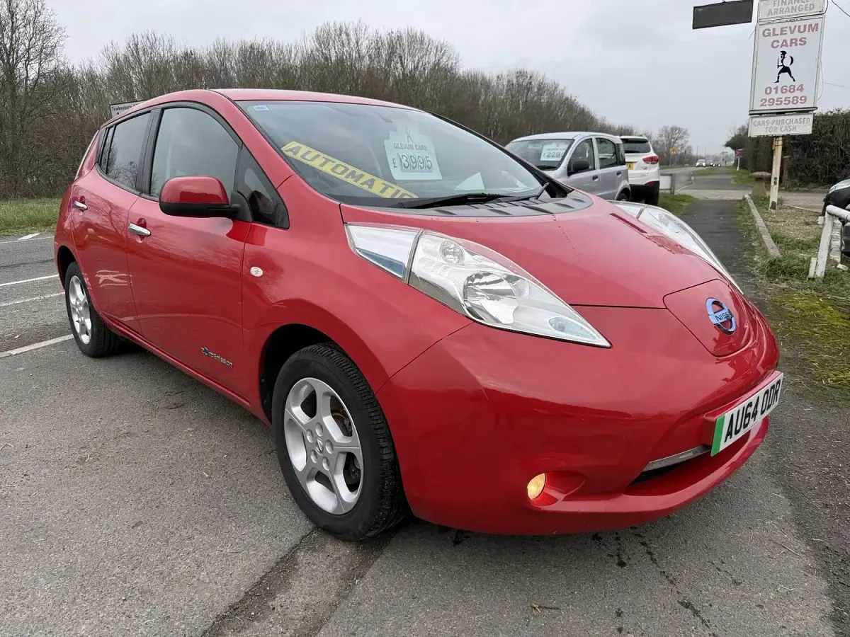 Used Nissan Leaf Visia+ 80 kW (109 HP) 2014 Red Hatchback
