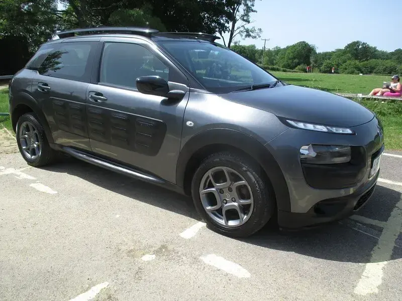Used Citroën C4 Cactus Feel 100 HP (73 kW) 2015 Grey Hatchback