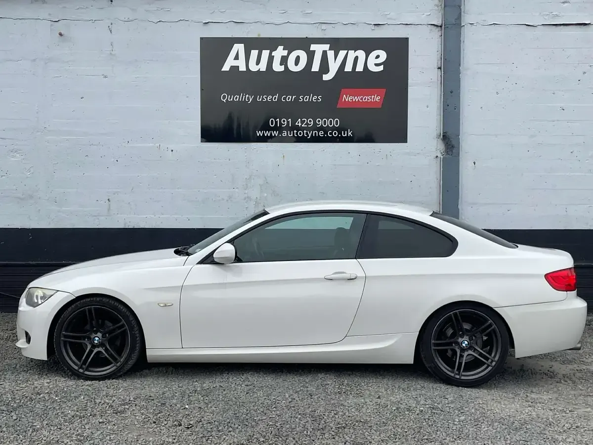Used BMW 320 M Sport 170 HP (125 kW) 2011 White Coupe