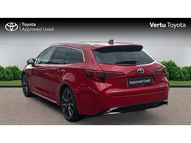 Usado Toyota Corolla Sport 196 HP (144 kW) 2024 Vermelho Carrinha