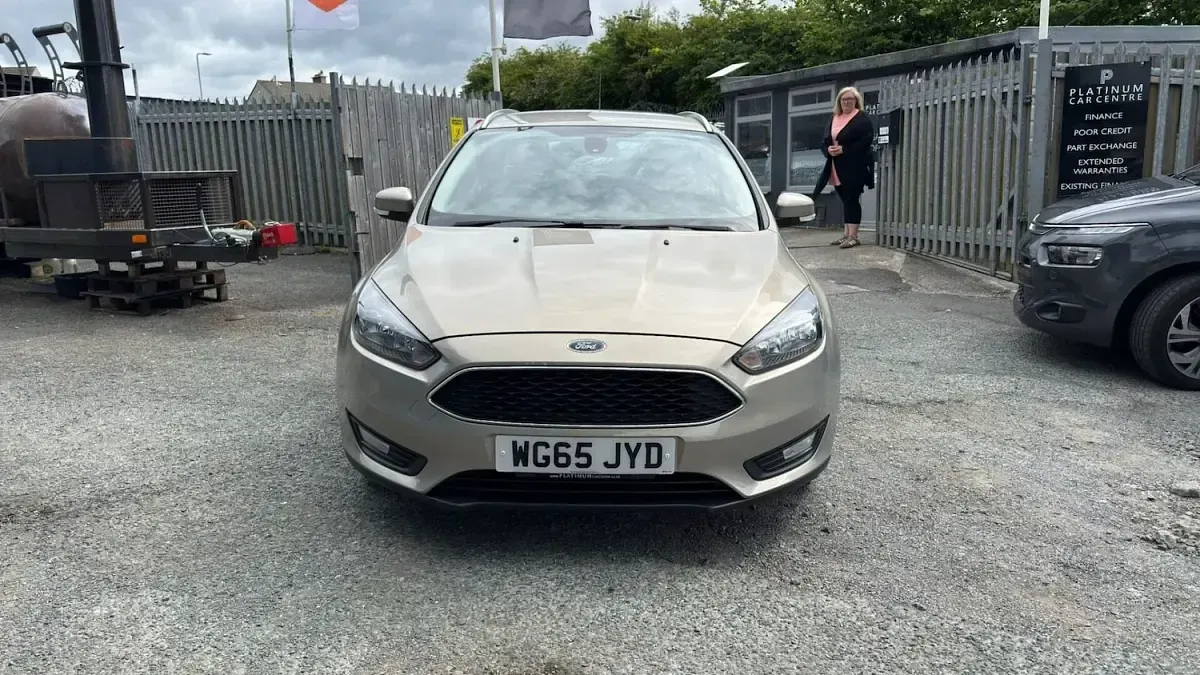 Used Ford Focus Zetec 125 HP (91 kW) 2015 Silver Estate