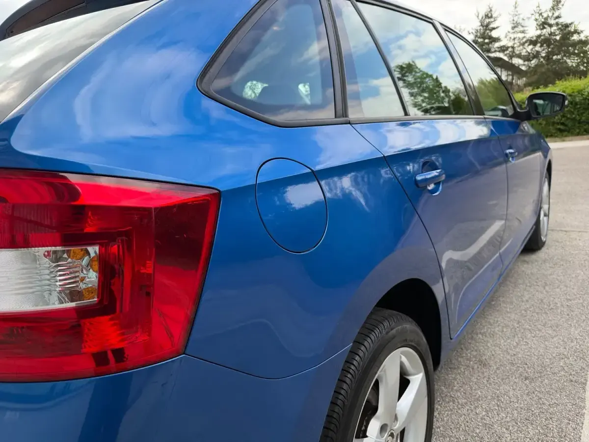 Used Skoda Rapid SE 90 HP (66 kW) 2017 Blue Hatchback