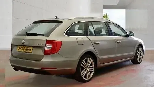 Used Skoda Superb Elegance 170 HP (125 kW) 2014 Beige Estate